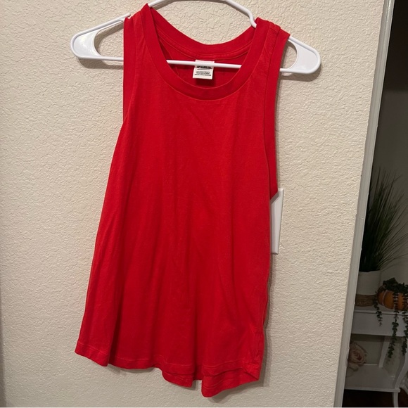 Victoria's Secret Red Sleeveless Relaxed Tank Top - Picture 2 of 14